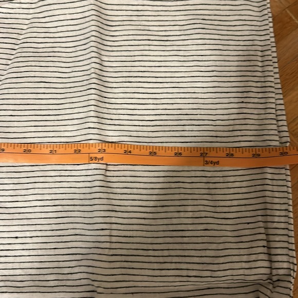 Not Perfect Linen - Picture 7 of 8